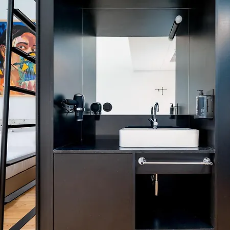 Limehome Rua Oliveiras מלון דירות 3*
